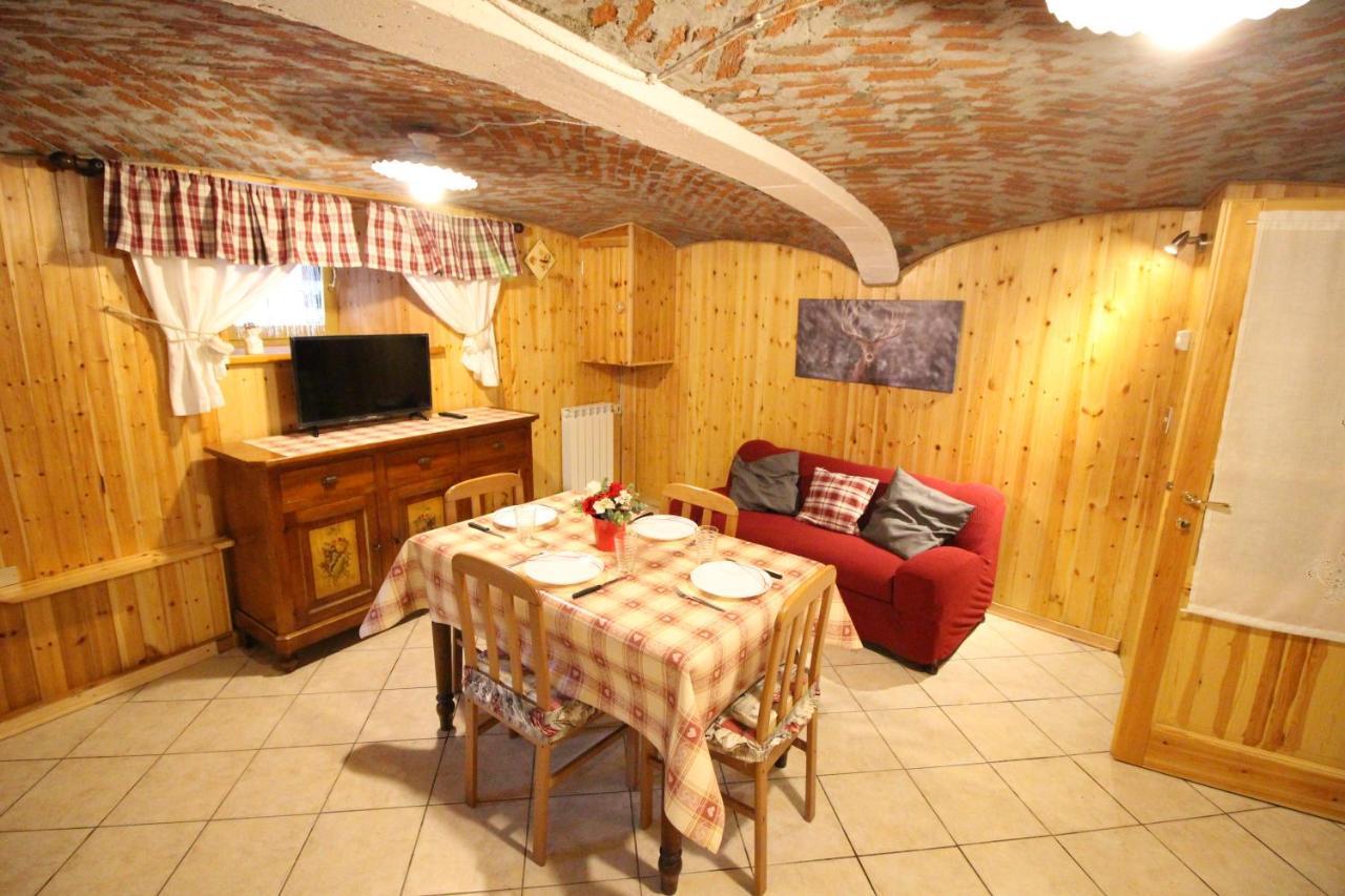ブリュソンL'Ermellino Bilocale In Centro - Affitti Brevi Italiaアパートメント エクステリア 写真